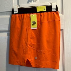 Men’s NWT orange 5” lined running shorts